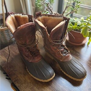 Signature 10" Shearling Lined Tumbled-Leather Bean Boot Women's 9 - Duck Boots